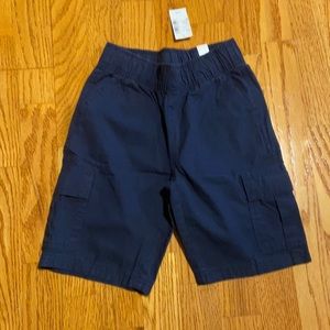 The children’s place blue cargo shorts 💙